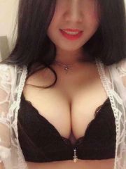 爆乳甜妞吹箫女皇