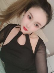 湿身诱惑大奶子英英美女