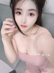 性感嫩妹，长腿夹着来