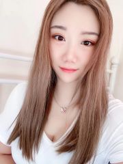 脸蛋相当漂亮体味香香的